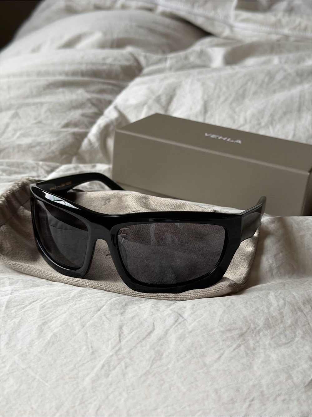VEHLA BILLIE Black Sunglasses